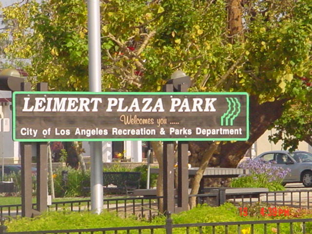 leimertparkplazasign.jpg